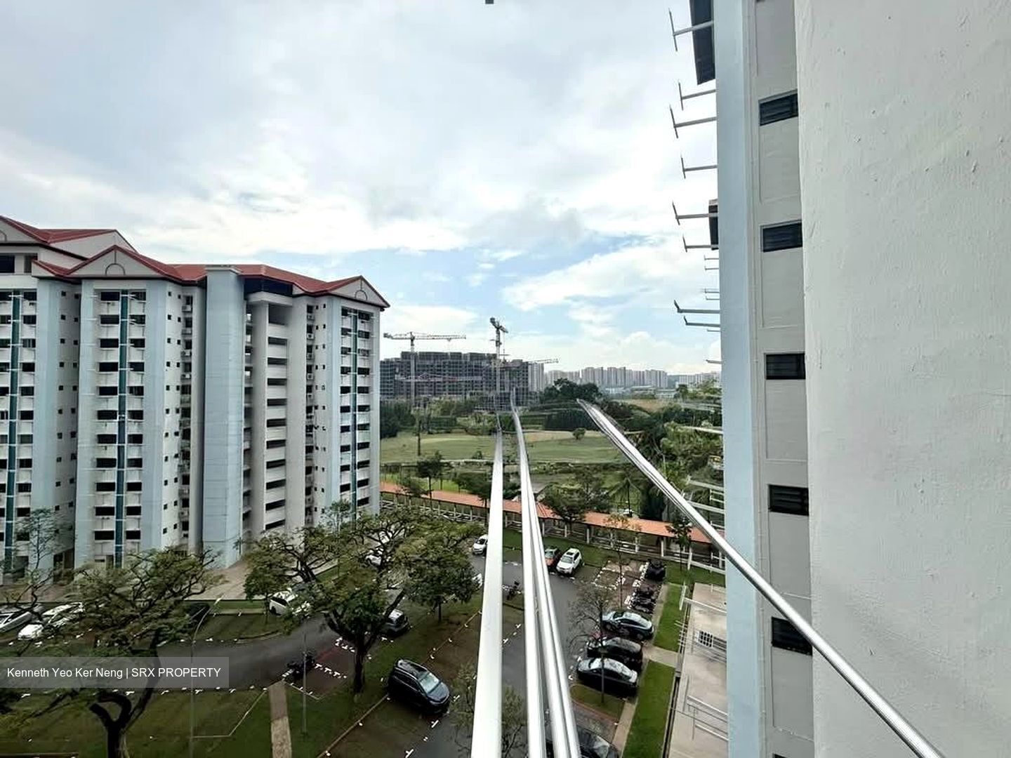 Blk 305 Hong Kah East Garden (Jurong East), HDB 5 Rooms #581117471
